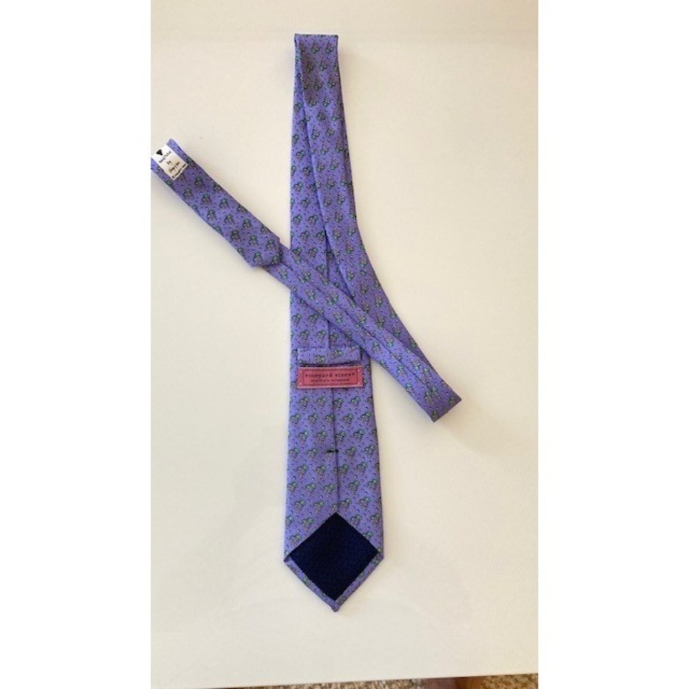 Vineyard Vines Martha's Vineyard Silk Men's Purplish with Grapes 59 x 3.25 - Picture 4 of 7